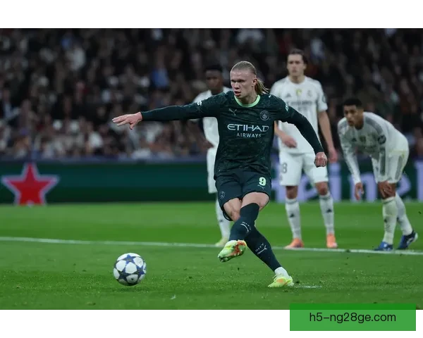 欧冠能否出战尼科现身曼城训练