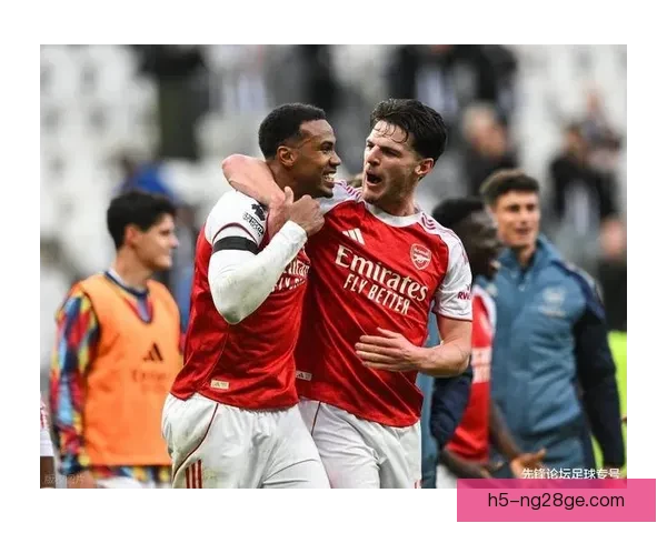 曼联逼近欧冠利物浦崩盘卡帅备战