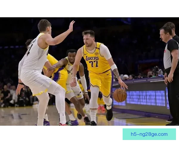 东契奇惊艳一战助湖人升西部三